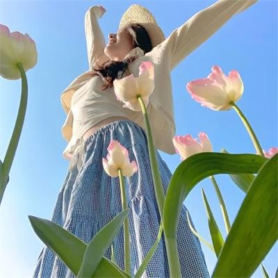 少女嬉春封面